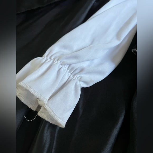 Kids 3T/4T Lil’ Vampire Halloween Costume - Picture 5 of 6